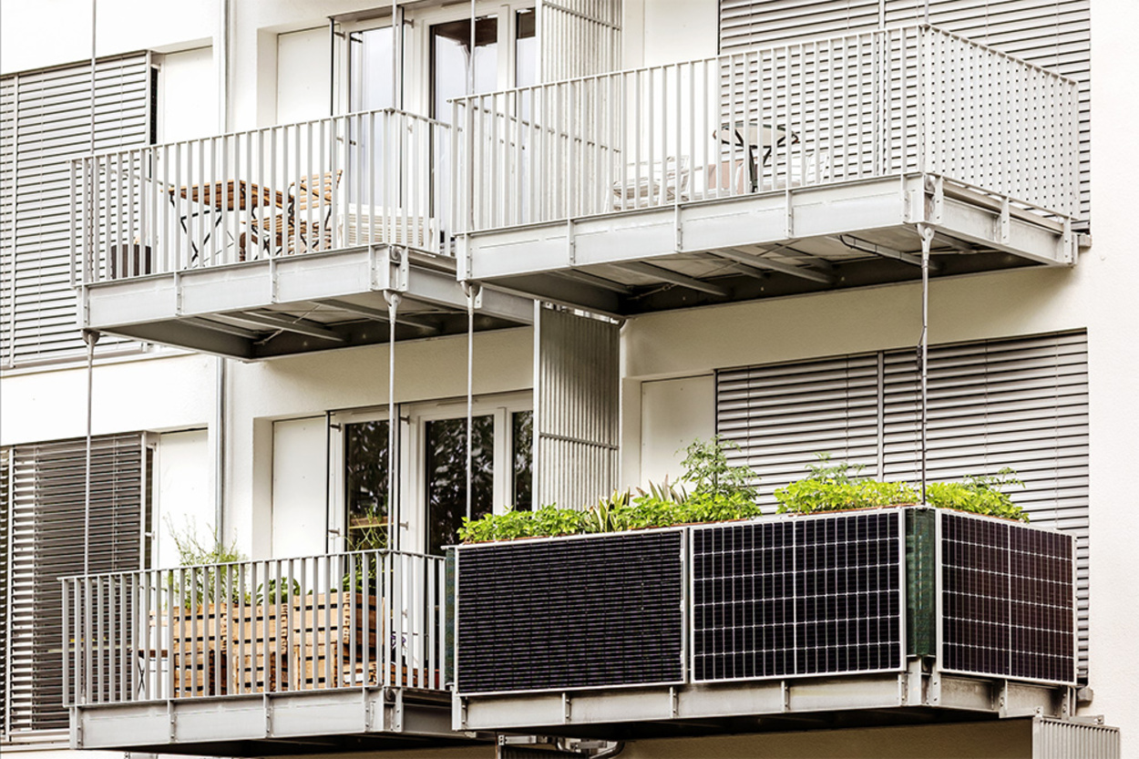 Balkon­kraftwerk bei DRI Elektrotechnik in Darmstadt