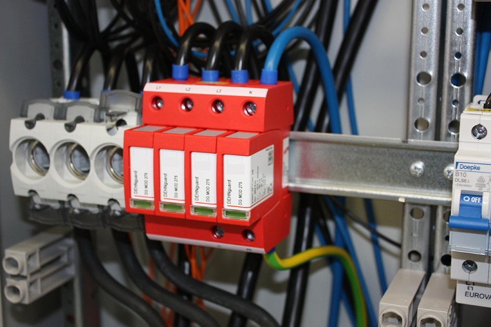 U berspannungsschutz bei D.R.I Elektrotechnik in Darmstadt