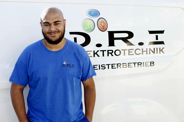 Eren Bilmec bei DRI Elektrotechnik in Darmstadt